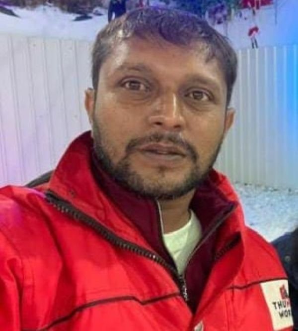 Inside Parappana Agrahara Jail, notorious rowdy-sheeter Gubbachi Seena celebrates his birthday with cake and apple garland, exposing ongoing VIP treatment for prisoners.